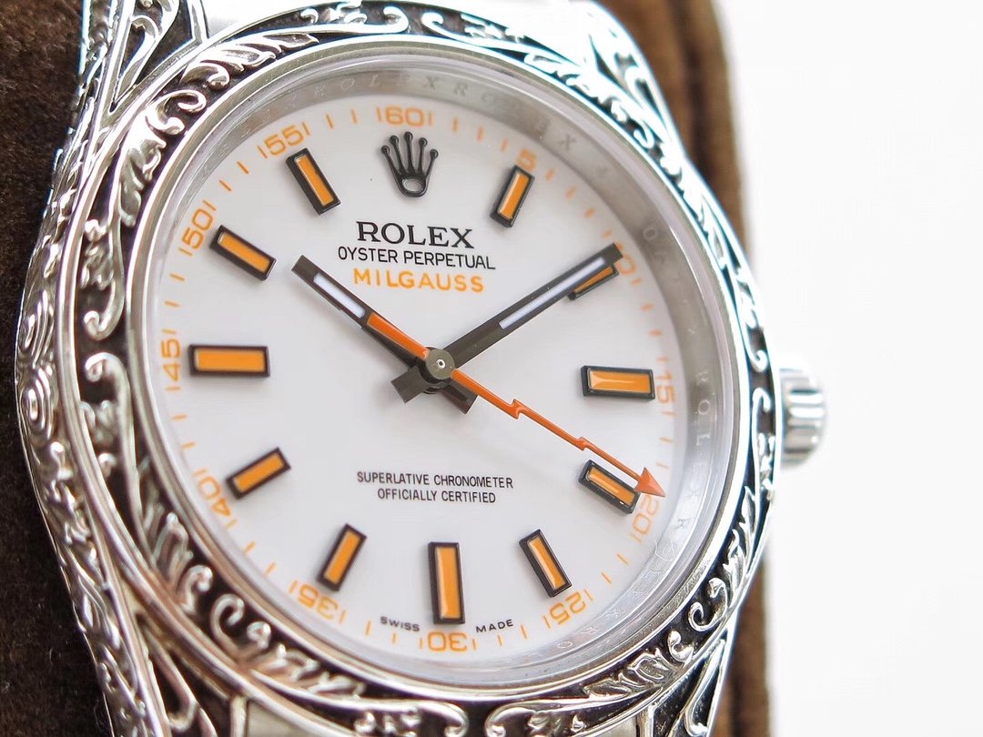 MILGAUSS 40 HAND ENGRAVED CASE WHITE DIAL