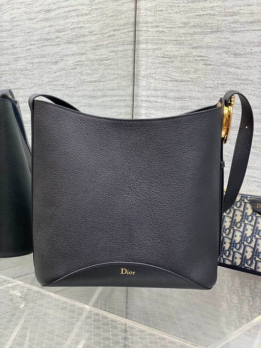 CD Médaillon Bucket Bag 26.5cm Black in Cowhide 155522