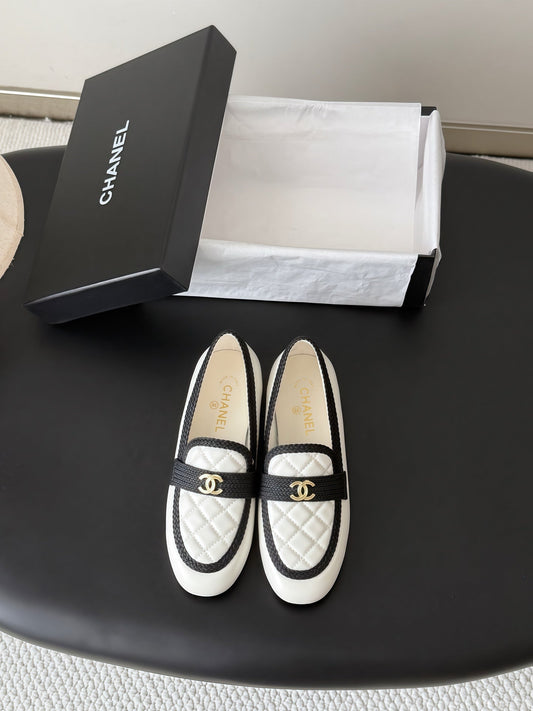 CC Quilted Logo Loafers White Leather 914189
