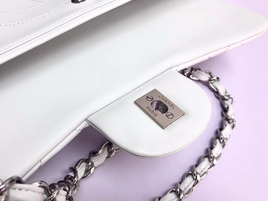 flap bag jumbo 30cm white lambskin silver hardware