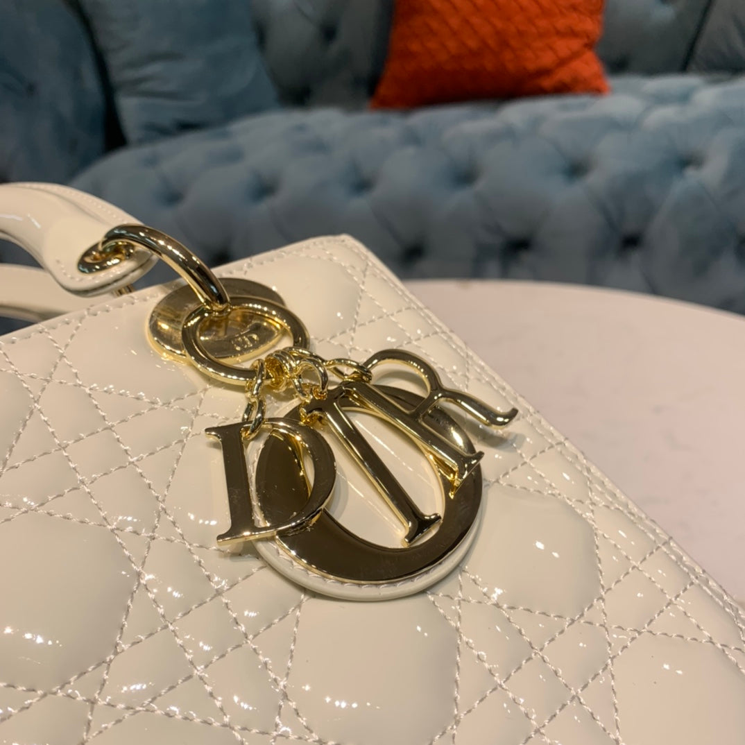 medium lady 24 white lambskin