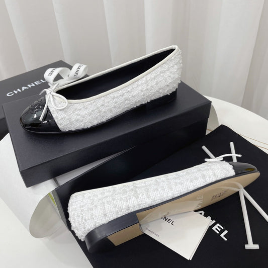 CC 26s Balletr Flat Black White Tweed Leather 944423