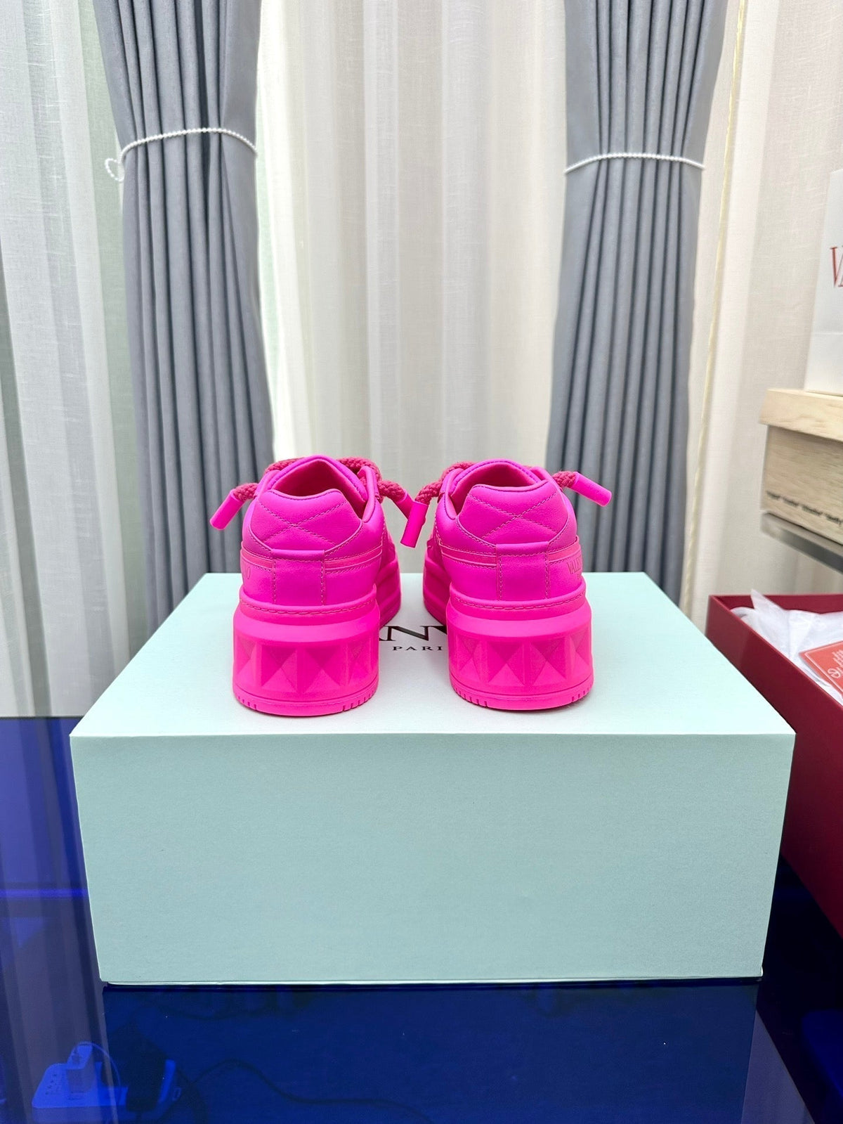 One Stud Garavani Pink One Stud XL Sneakers