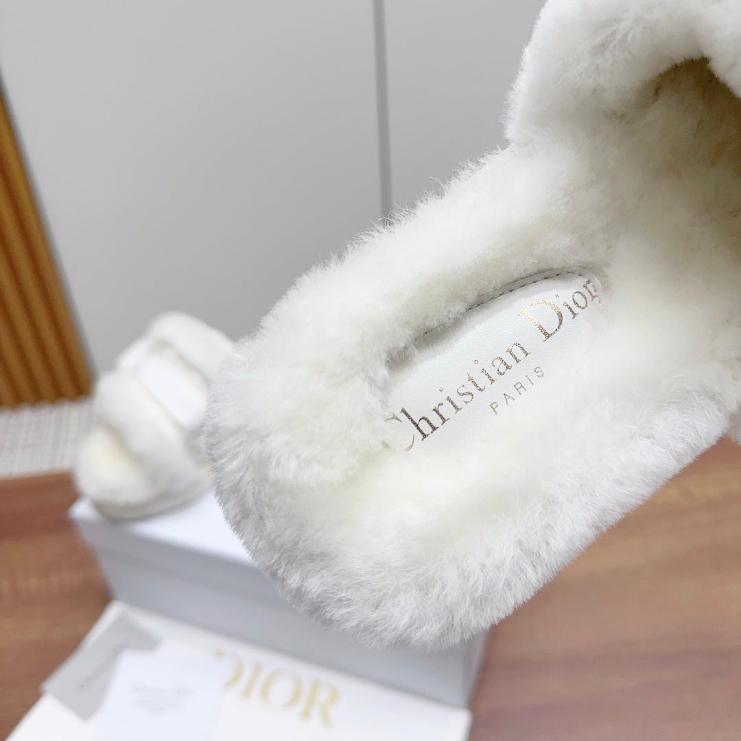 CD Dioriviera Dio(r)evolution Slide White Quilted Fleece Lining And Lambskin
