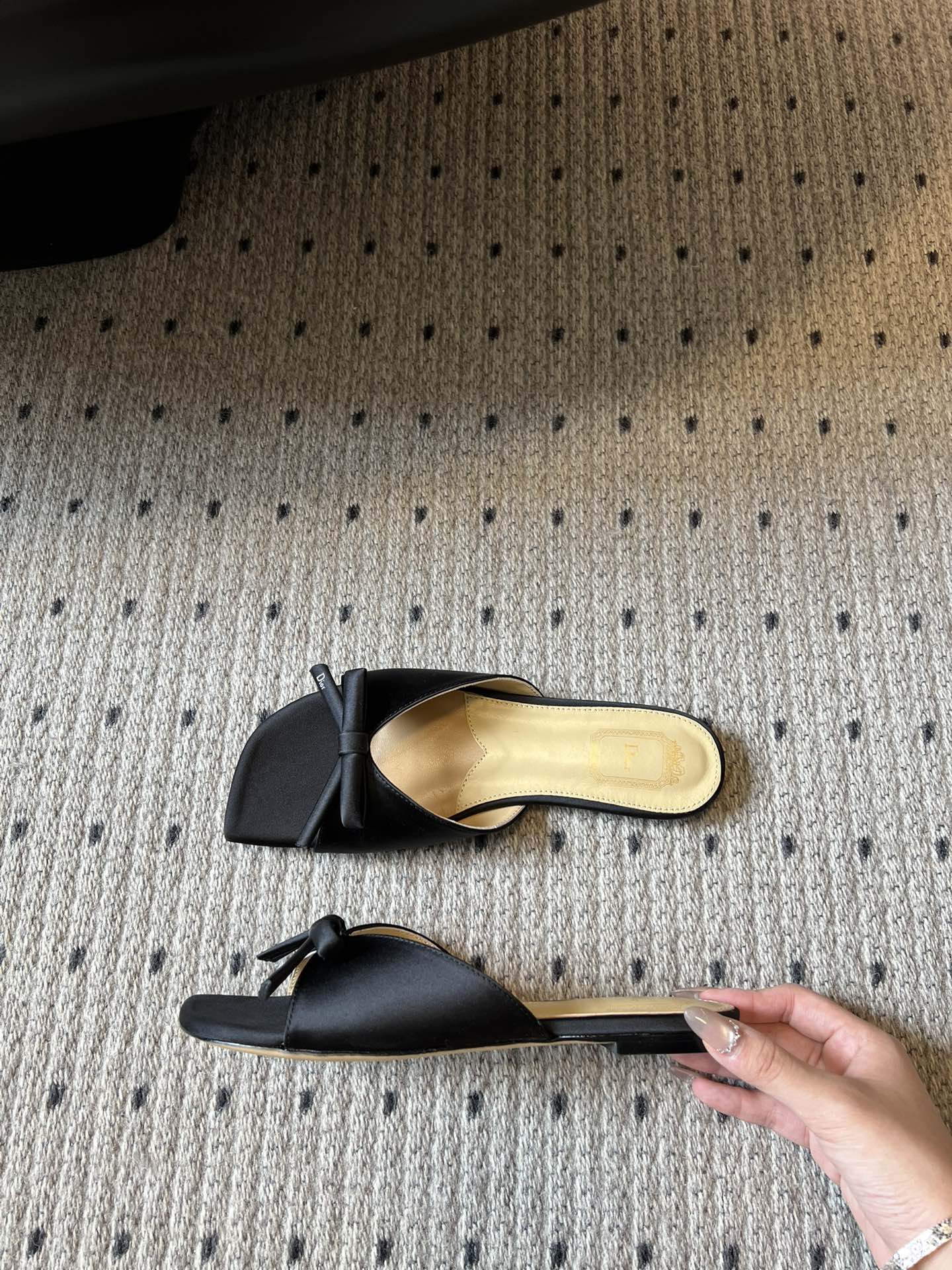 CD 26s Bow Slide Black Satin 820002