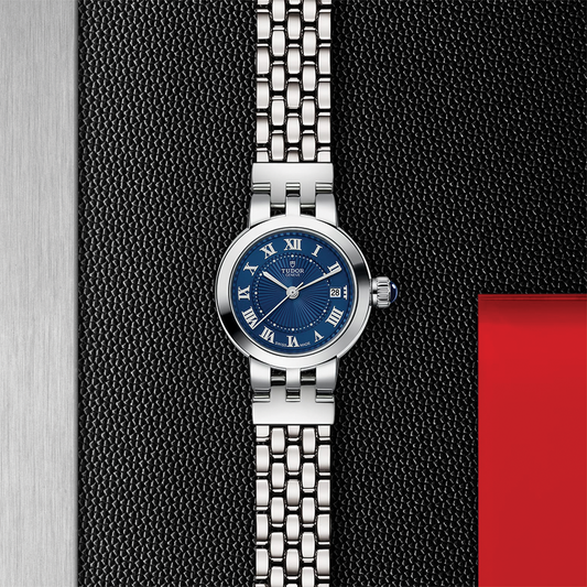 Clair de Rose 26mm - Blue on Bracelet