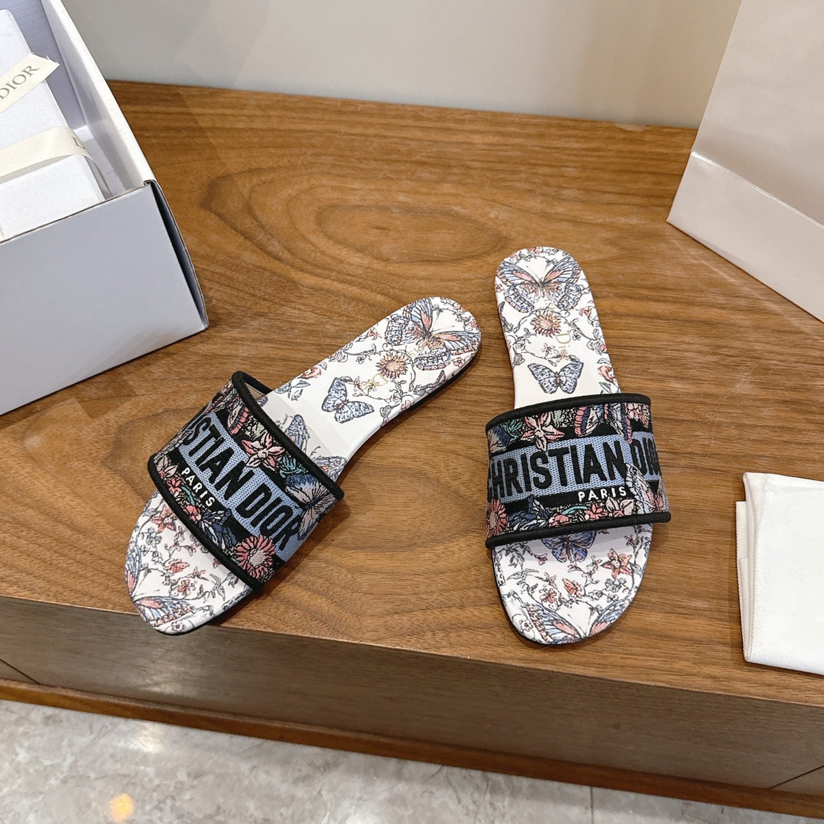 CD 26s Embroidered Sandals Canvas Cowhide 685571