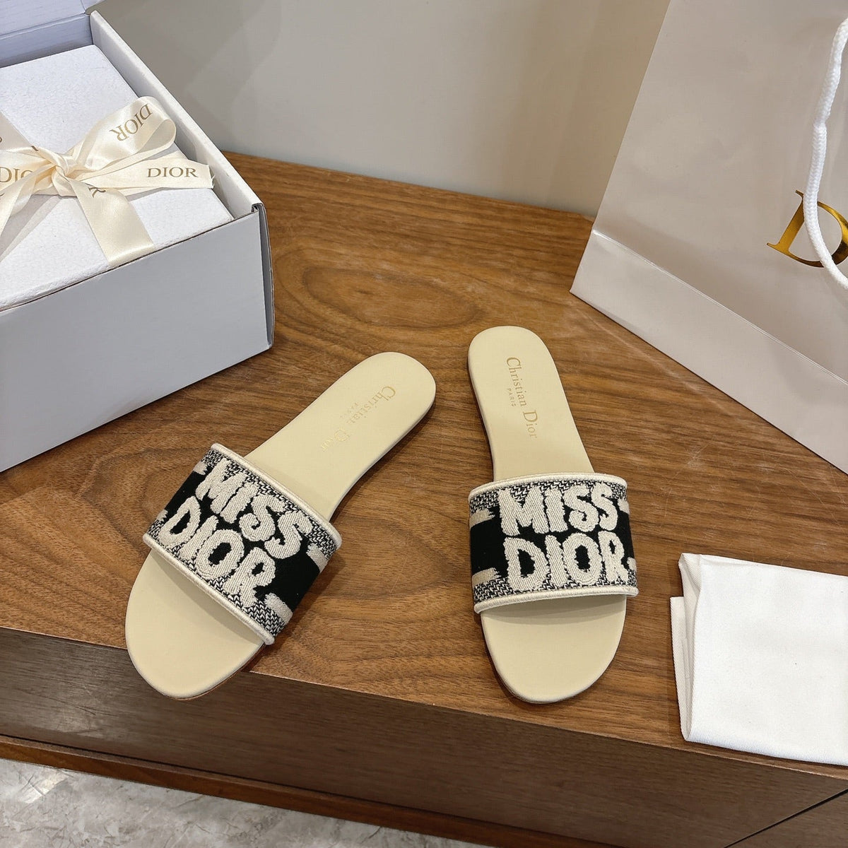 CD 26 Flat Sandals Miss Dior Canvas Cowhide 685462