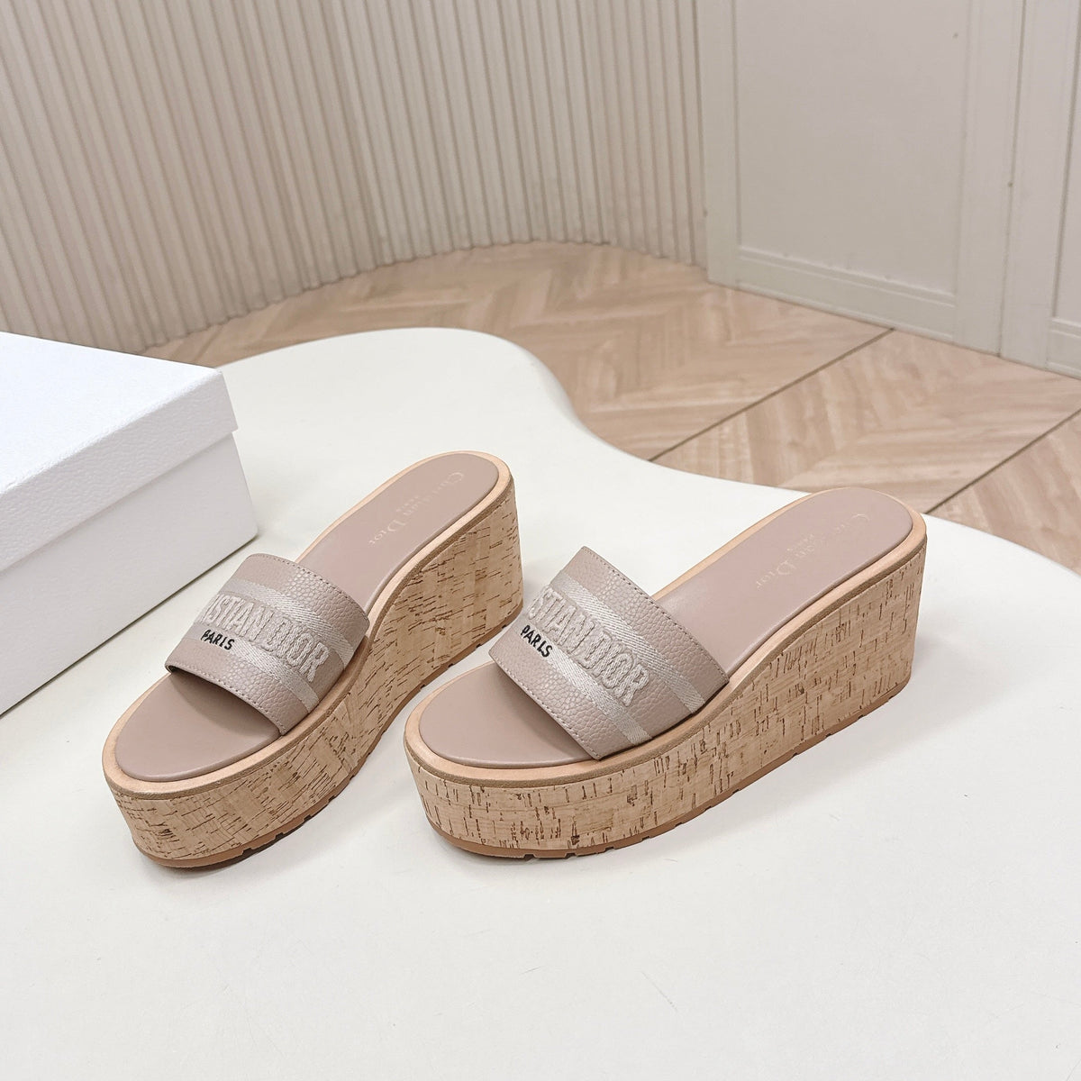 CD 26s Platform Sandals 85 Nude Cowhide 643778
