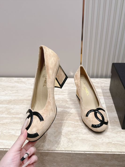 CC 26s Block Heel Pumps 6cm Beige Suede 121623