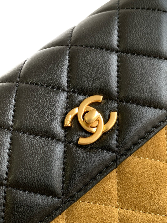 CC 25A Shoulder Bag Brown Black Suede