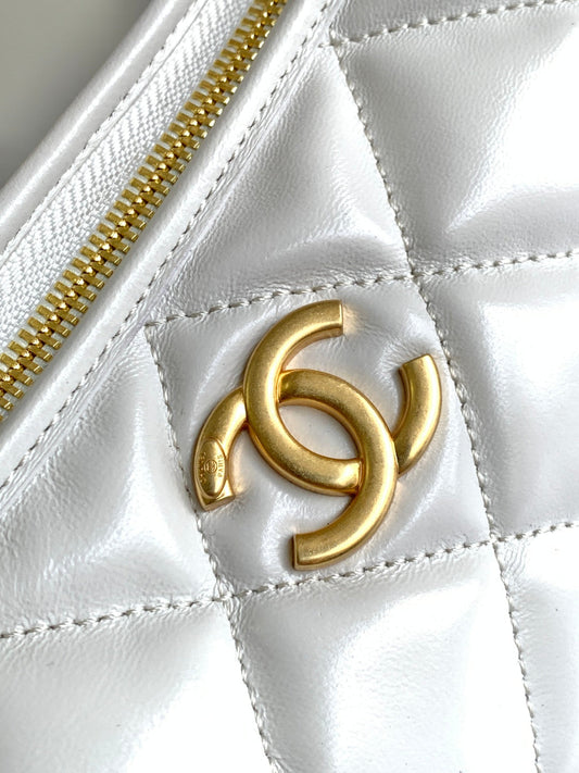 CC Hobo Bag 35 White Lambskin 277764