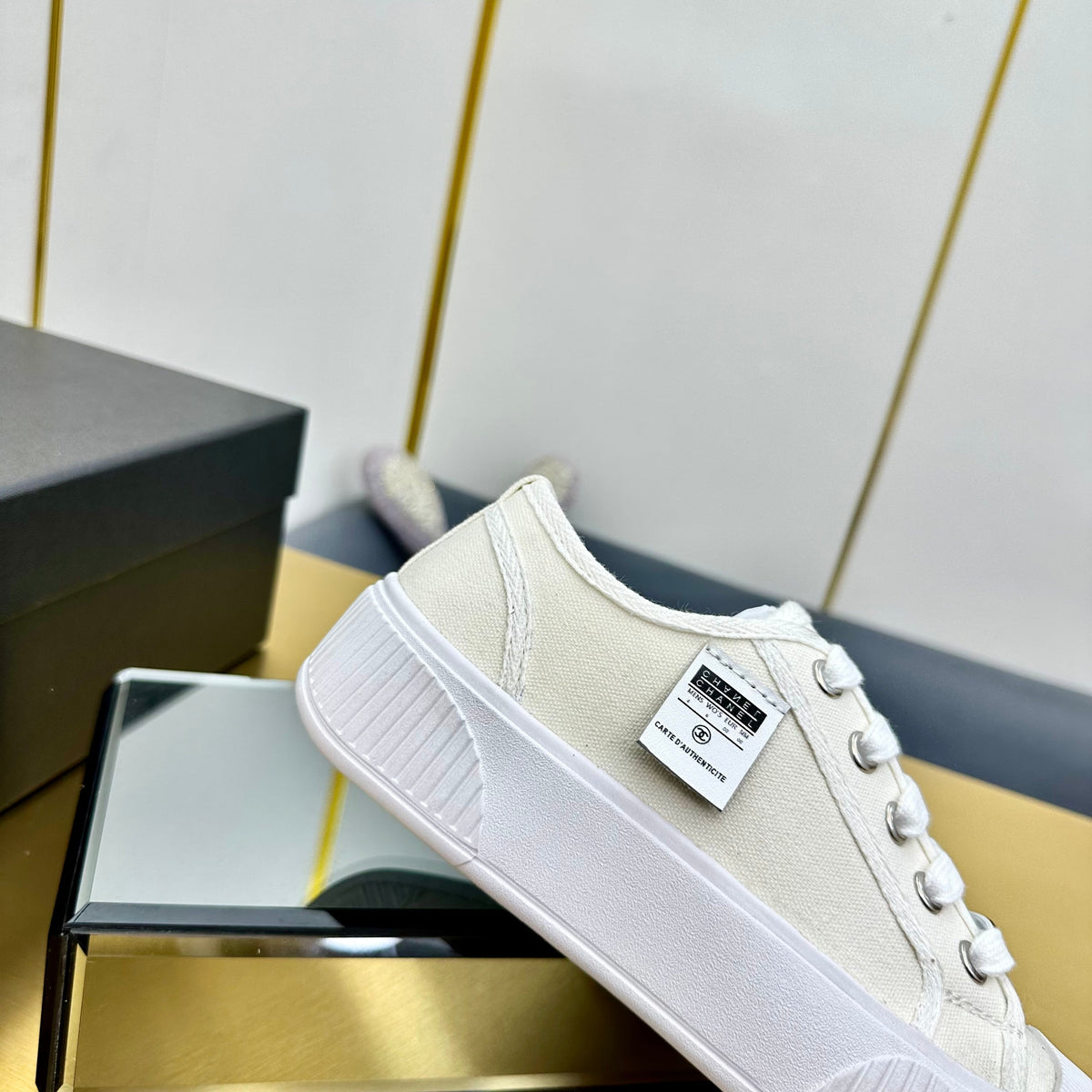 CC 26s Platform Sneakers Cream Canvas 832619