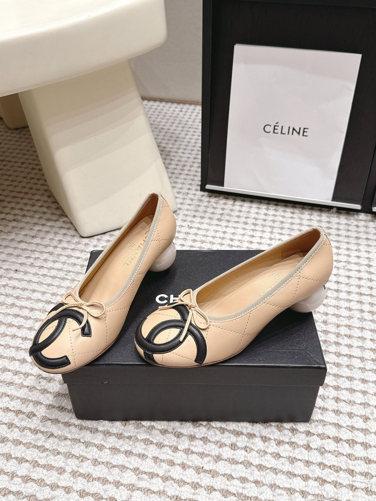 CC 26s Pearl High Heels 5.5cm Beige Black Calfskin