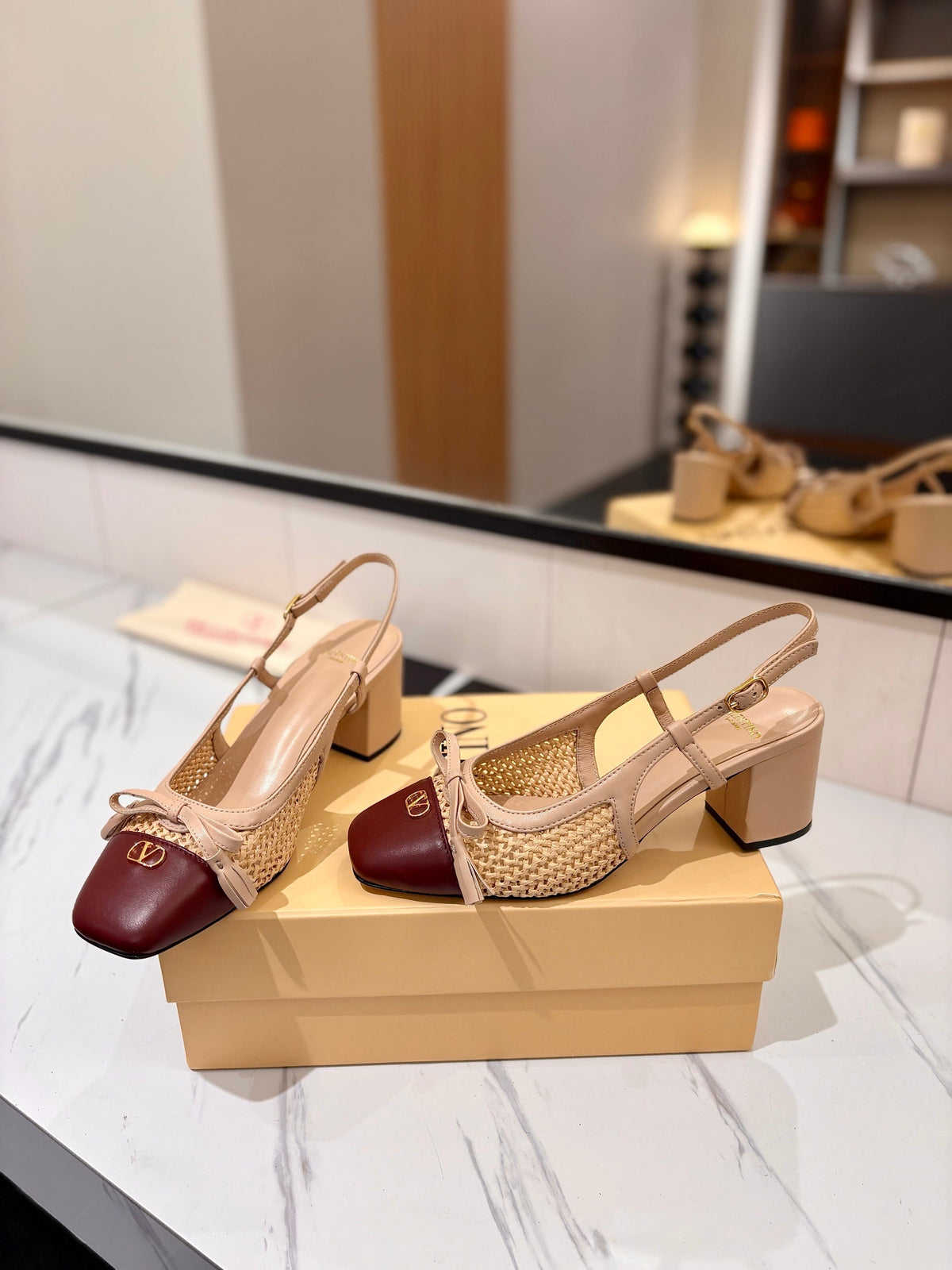 VT 26s Valet Du Roi Slingback 6cm Beige Burgundy Raffia Leather 985450