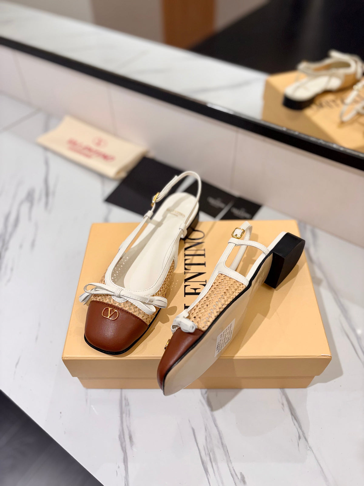 VT 26s Valet Du Roi Slingback Flats White Brown Raffia Leather 985455