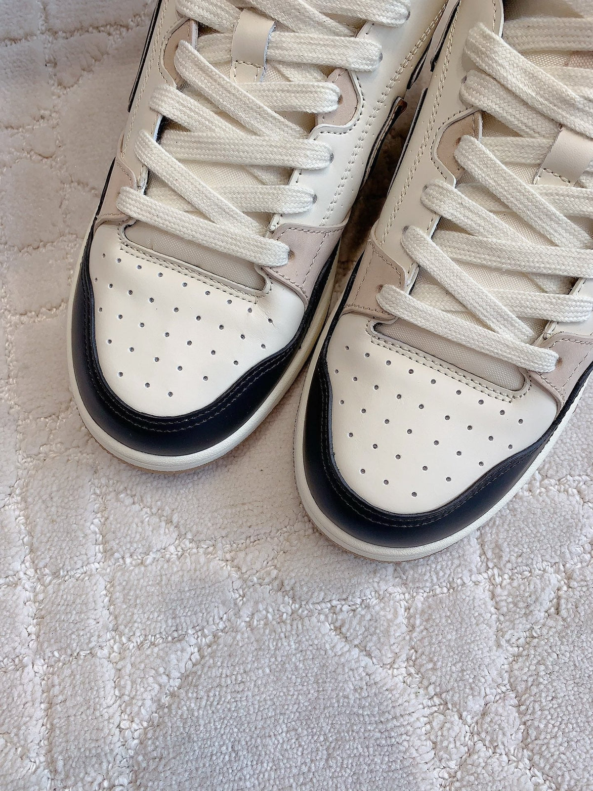 CD B57 Mid-Top Sneaker White Beige Mix Black Calfskin And Oblique Jacquard