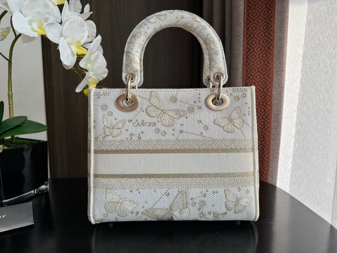 medium lady 24 white beige embroidery canvas