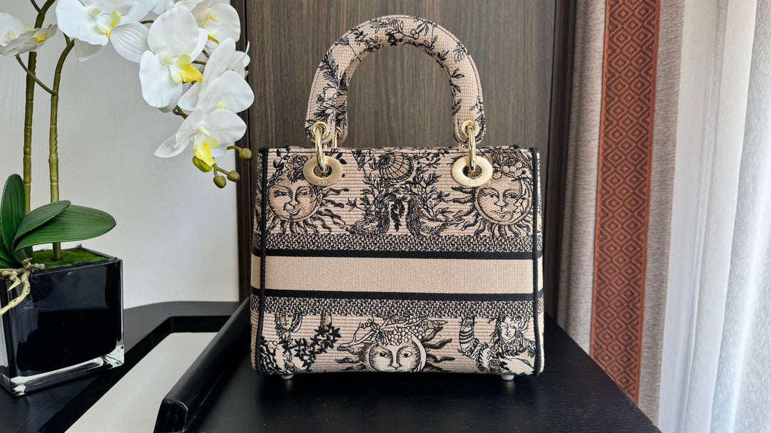 medium lady 24 black beige embroidery