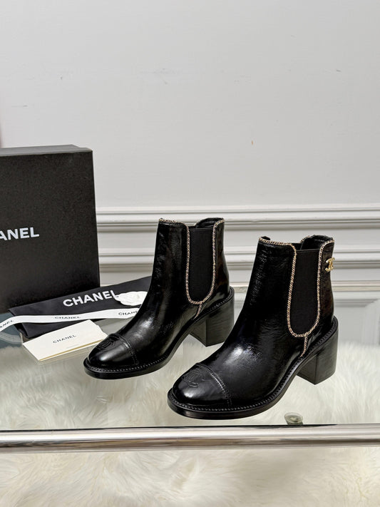 CC 26s Ankle Boots Black Glossy Leather 101931