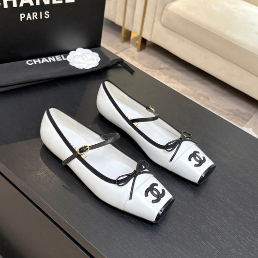 CC 26s Square Head Ballet Flat White Leather 847245