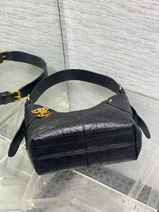 CD VOYAGE handbag 23 Black Crinkled Calfskin