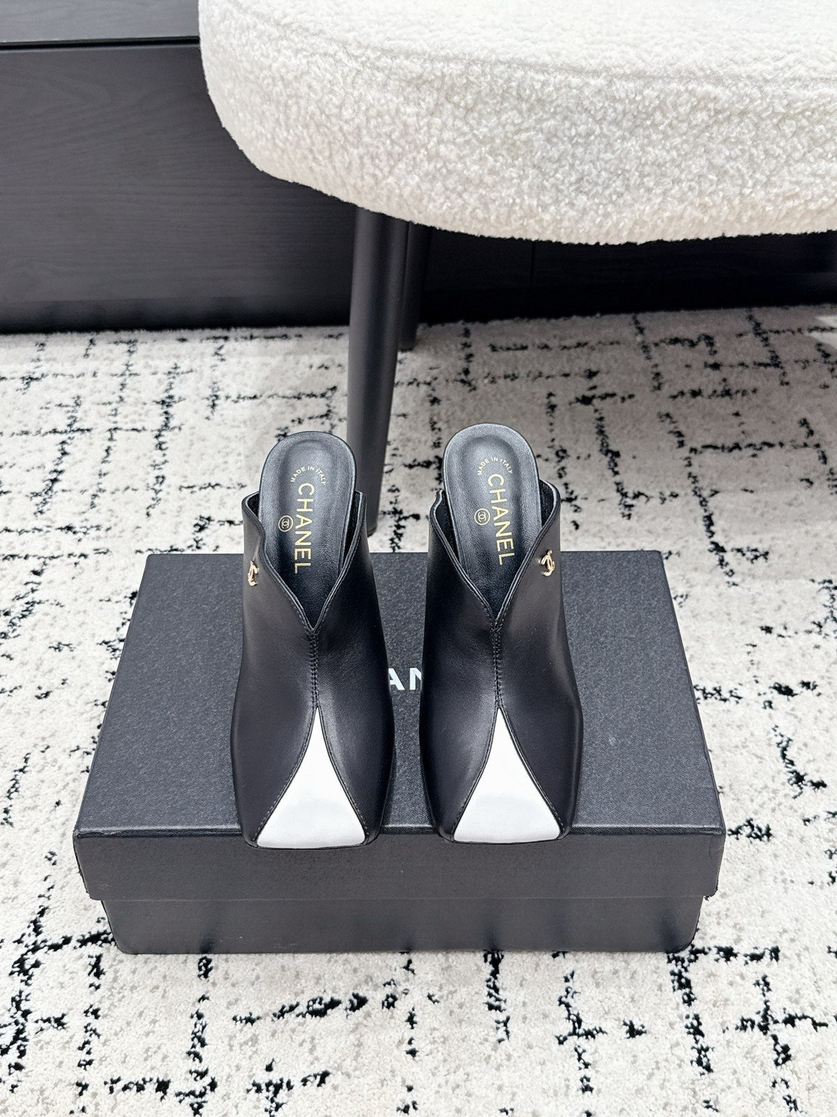 CC 26s Square Toe High Heels 9.5cm Black White Sheepskin 880460