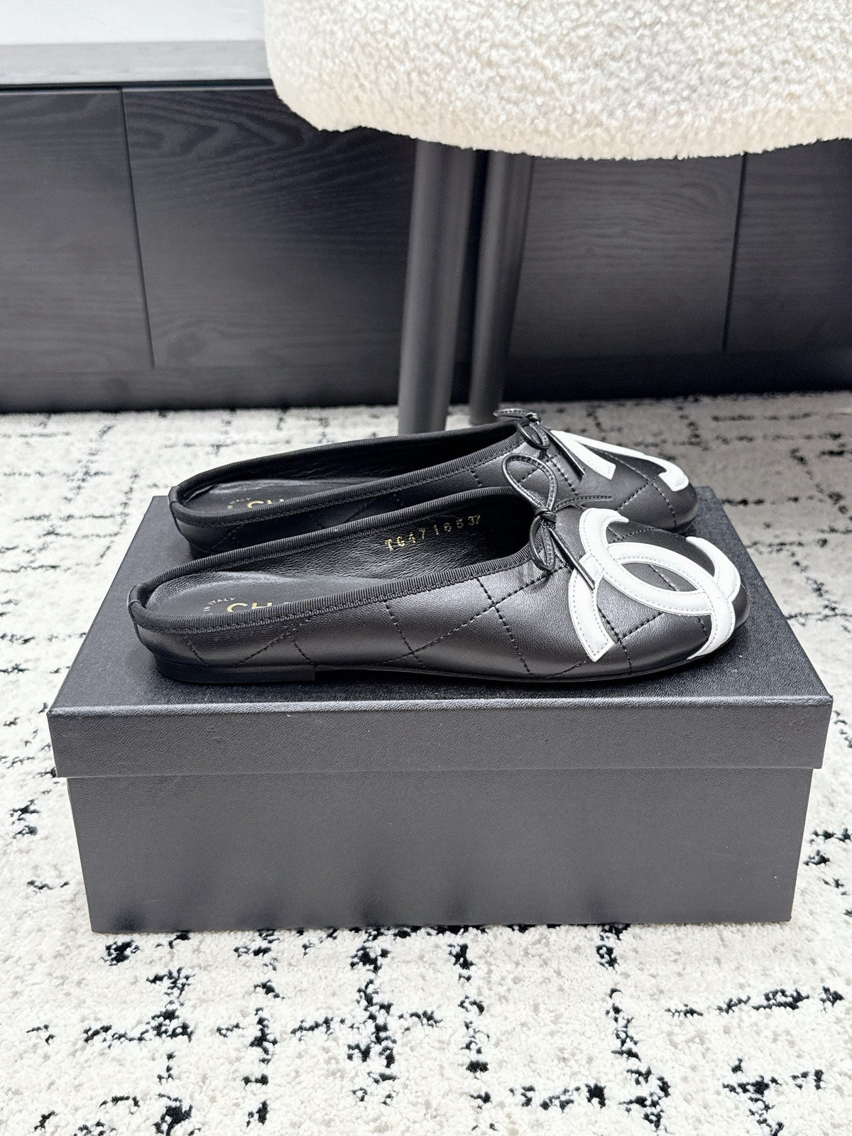 CC 26s Coco Beach Cambon Mule Black Lambskin 847131