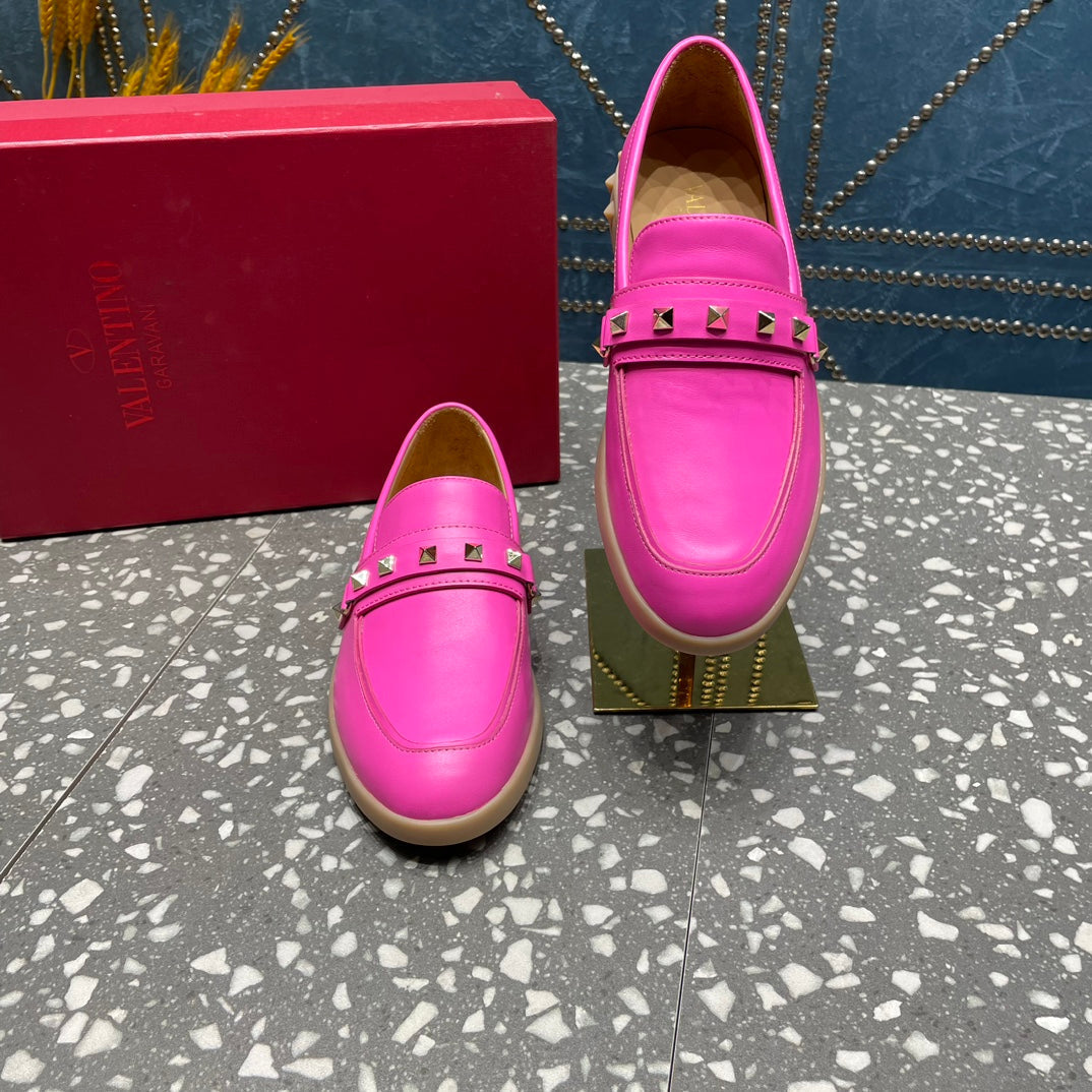 LEISURE FLOWS SPLIT LOAFER IN BRIGHT PINK CALFSKIN