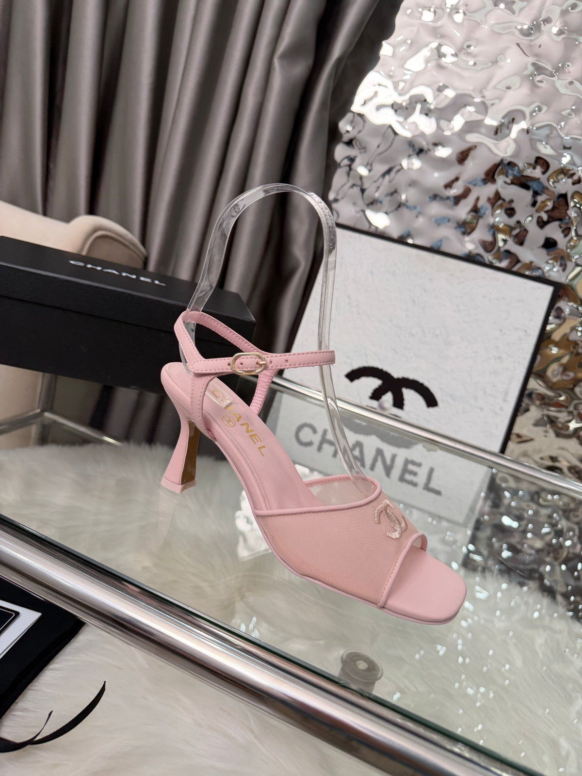 CC 2026B Métiers d'Art Sandals Light Pink Mesh Leather 970171