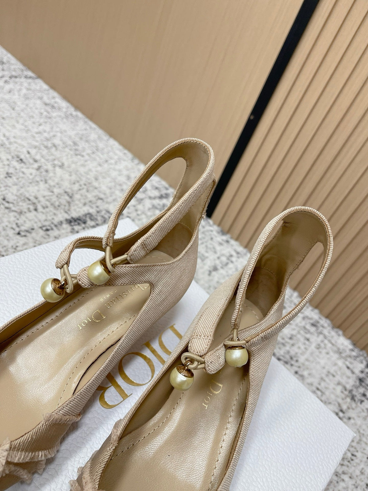 CD 26s Pump 40 Beige Canvas Pearl Hardware 643493