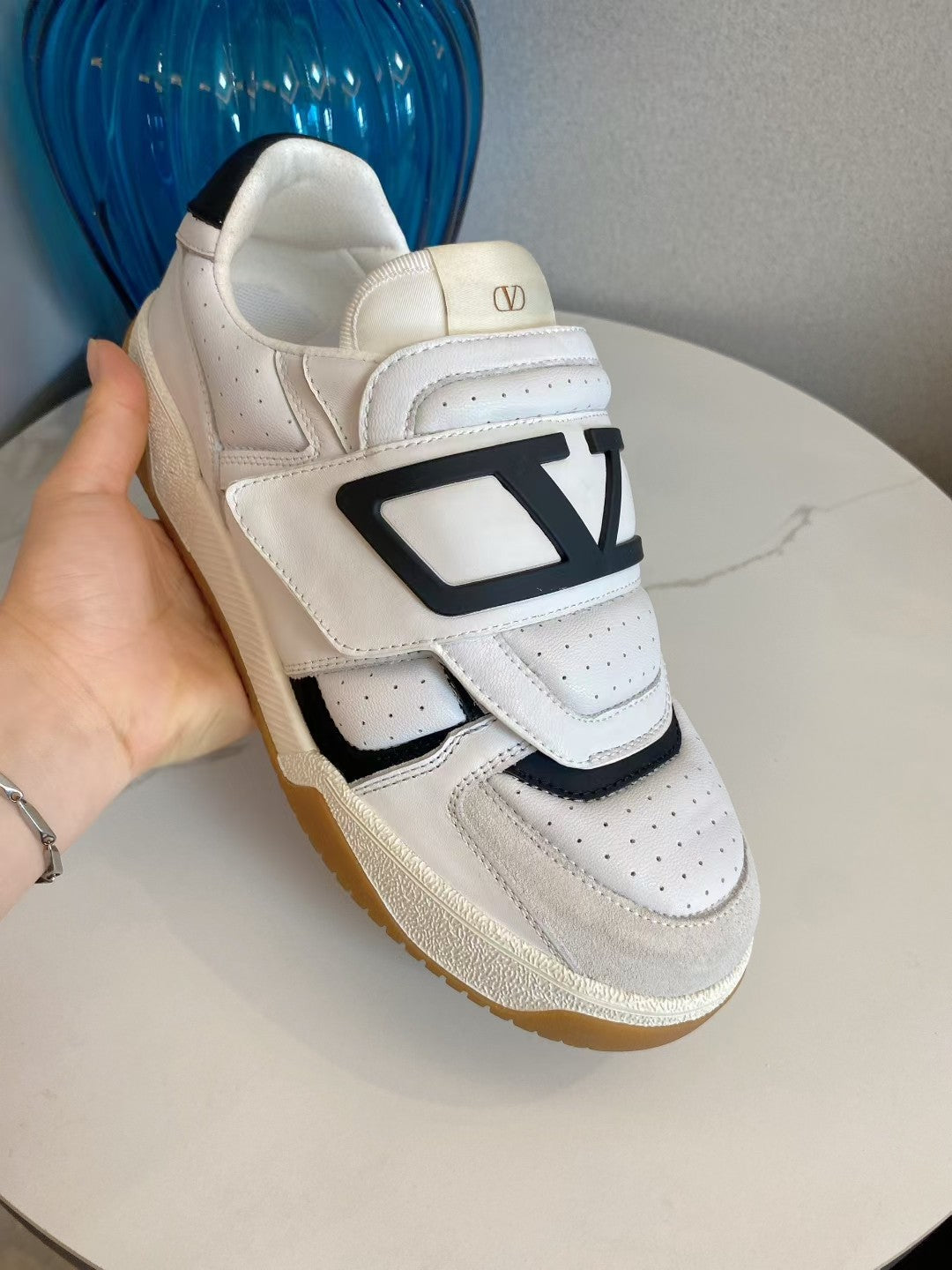 VT 25S Couple Sneakers White Black Calfskin Suede 563099