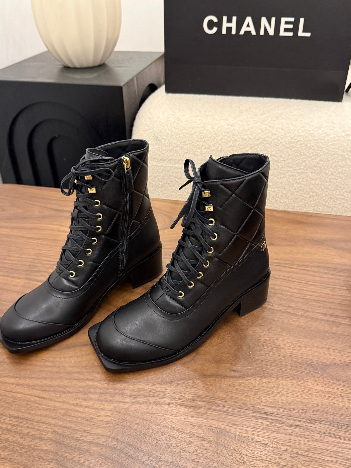 CC 26B Lace-Up Boots 4.5cm Black Quilted Leather 122446