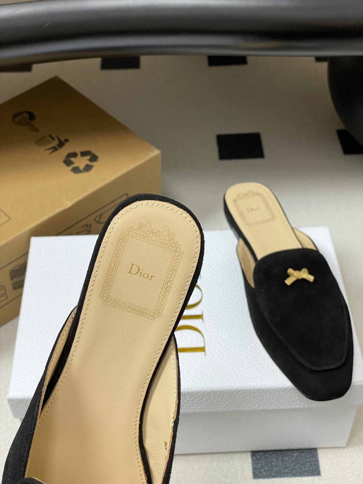 CD 26 Bow Mules Black Beige Suede Cowhide 632595