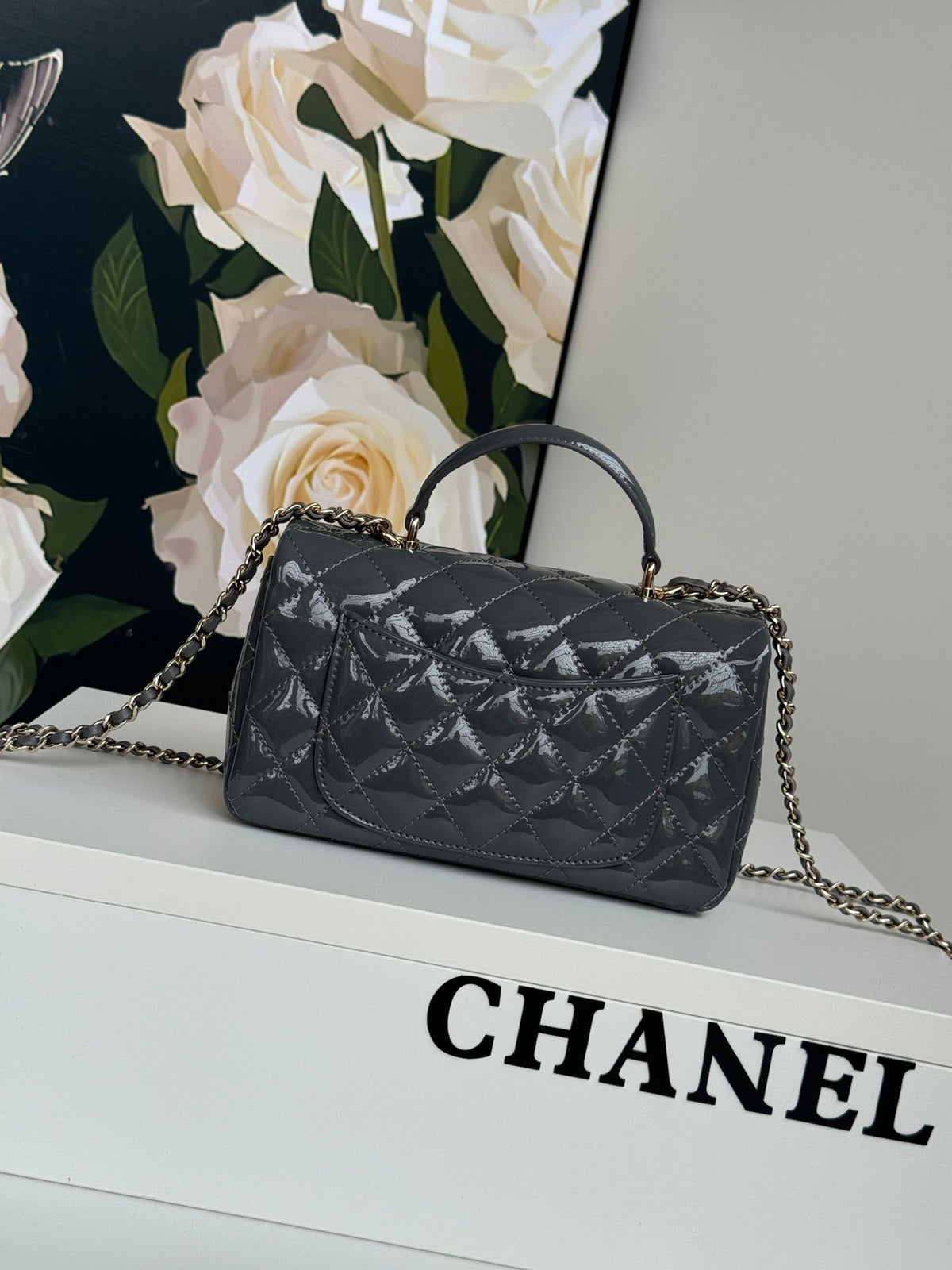 24c mini flap bag 20cm with top handle grey patent calfskin