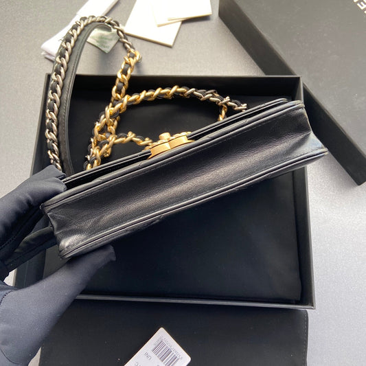 CC 19 Woc 19cm Black Calfskin Gold Hardware