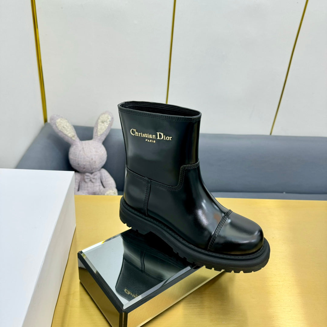 CD Ankle Boot In Glossy Black Cowhide 111758