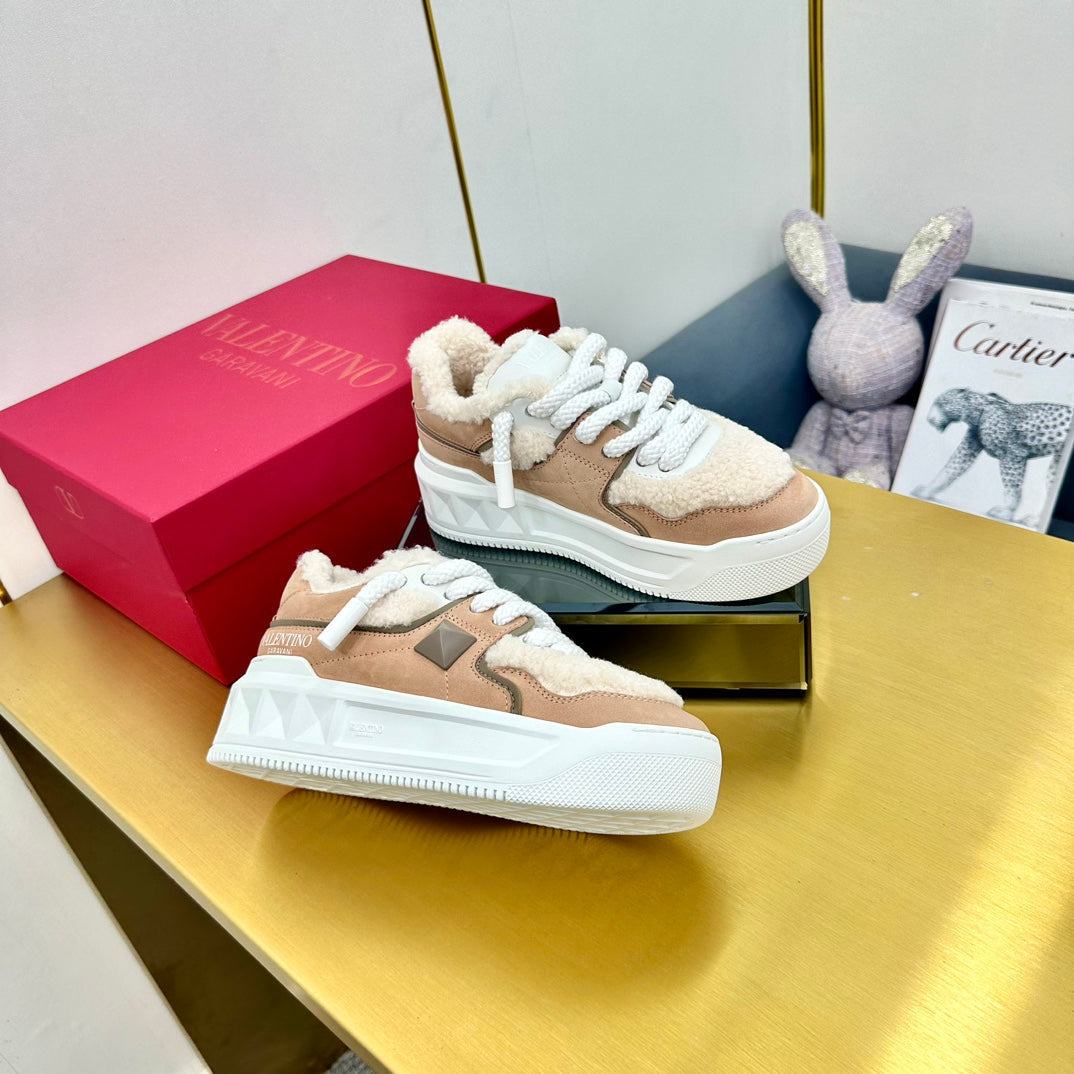 One Stud Xl Trainer 65mm In Dark Beige Mix White Suede Lined With Wool Fleece 994612