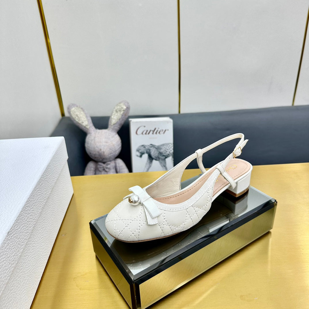 CD Ballet Slingback Pump 35MM In White Quilted Calfskin 111037
