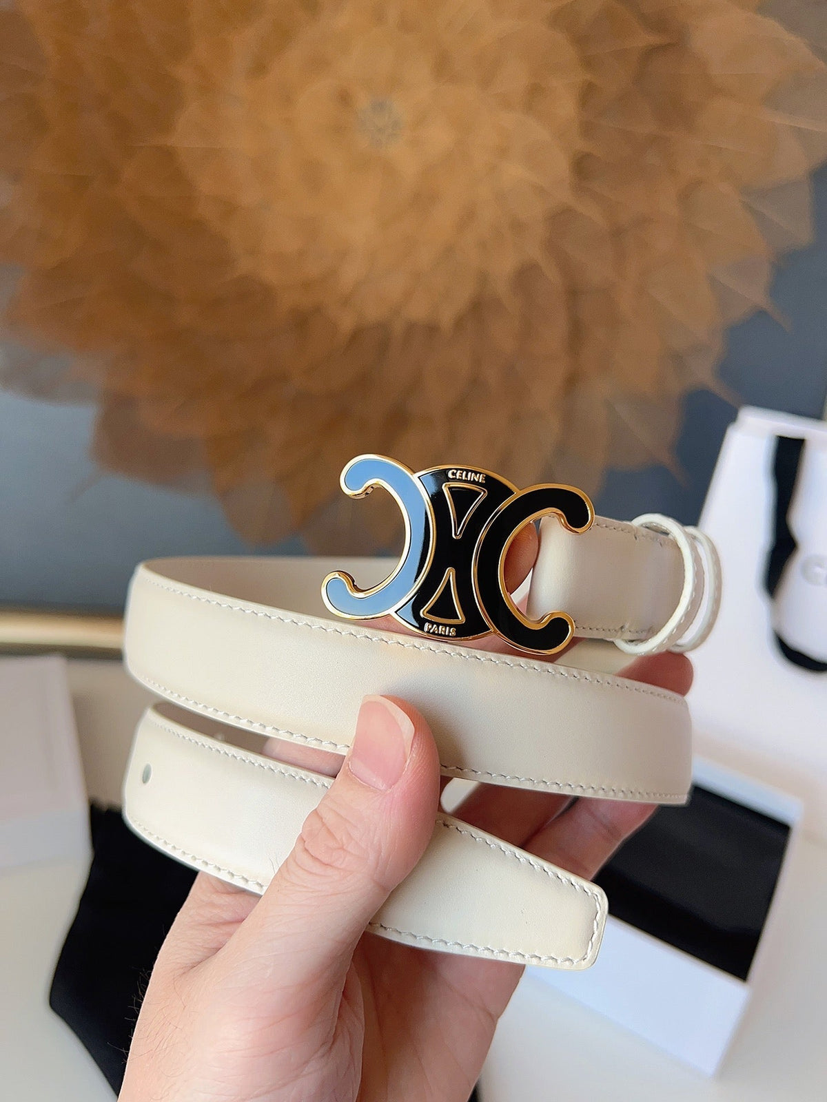 CELINE 26S BELT 25 MM IN CREAM WHITE CALFSKIN 631344