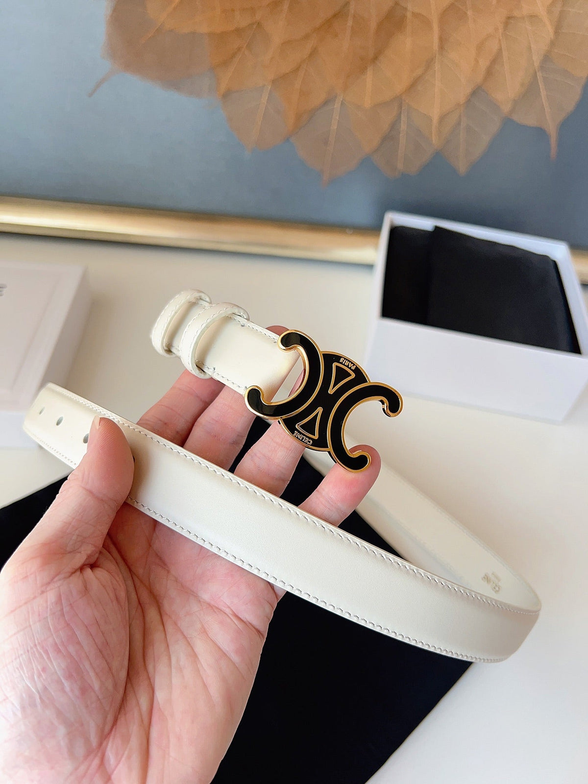 CELINE 26S BELT 25 MM IN CREAM WHITE CALFSKIN 631344