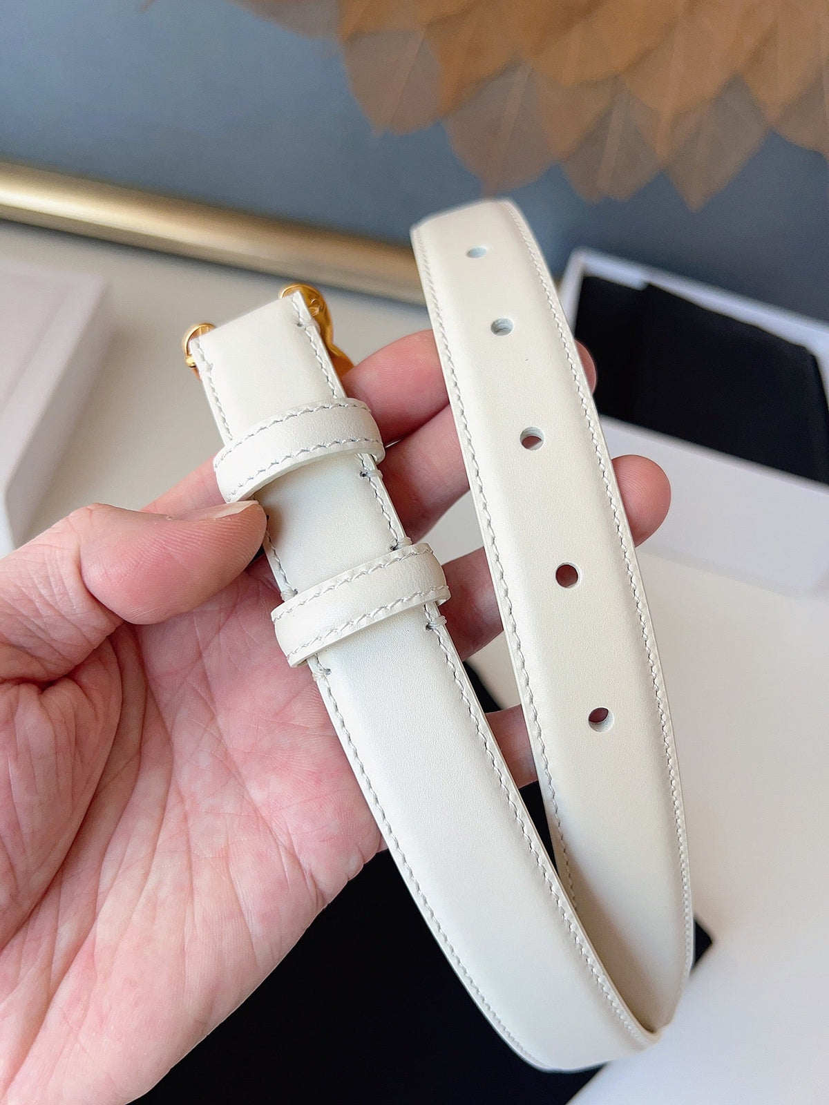 CELINE 26S BELT 25 MM IN CREAM WHITE CALFSKIN 631344