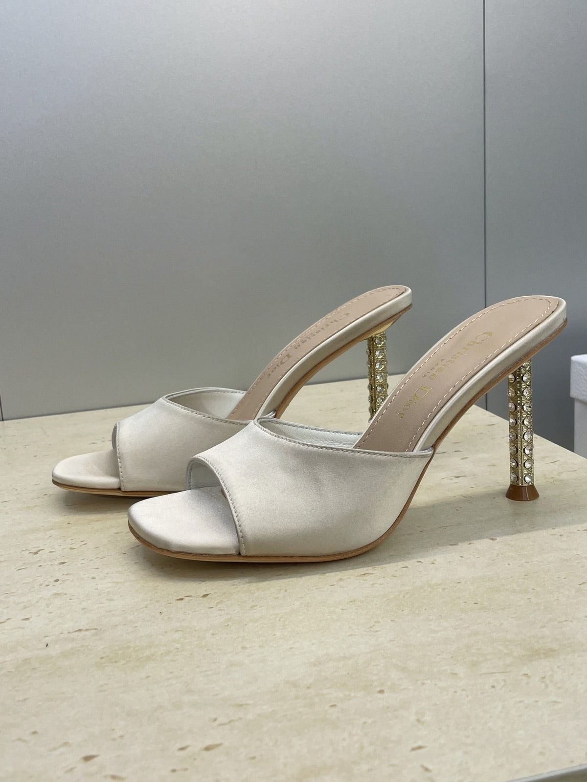 CD 26s Icon Heeled Slide 8cm Off White Leather Silk 633059