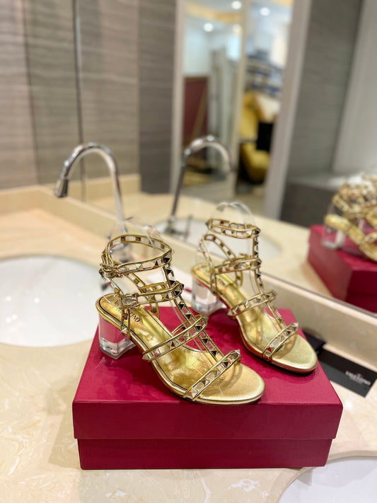 ROCKSTUD SANDAL WITH STRAP IN GOLD CALFSKIN 60 MM