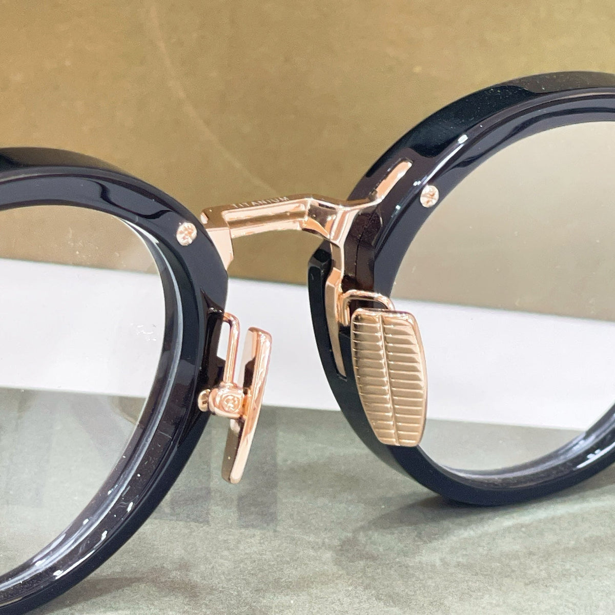AKONI Sunglasses-AKX-415C