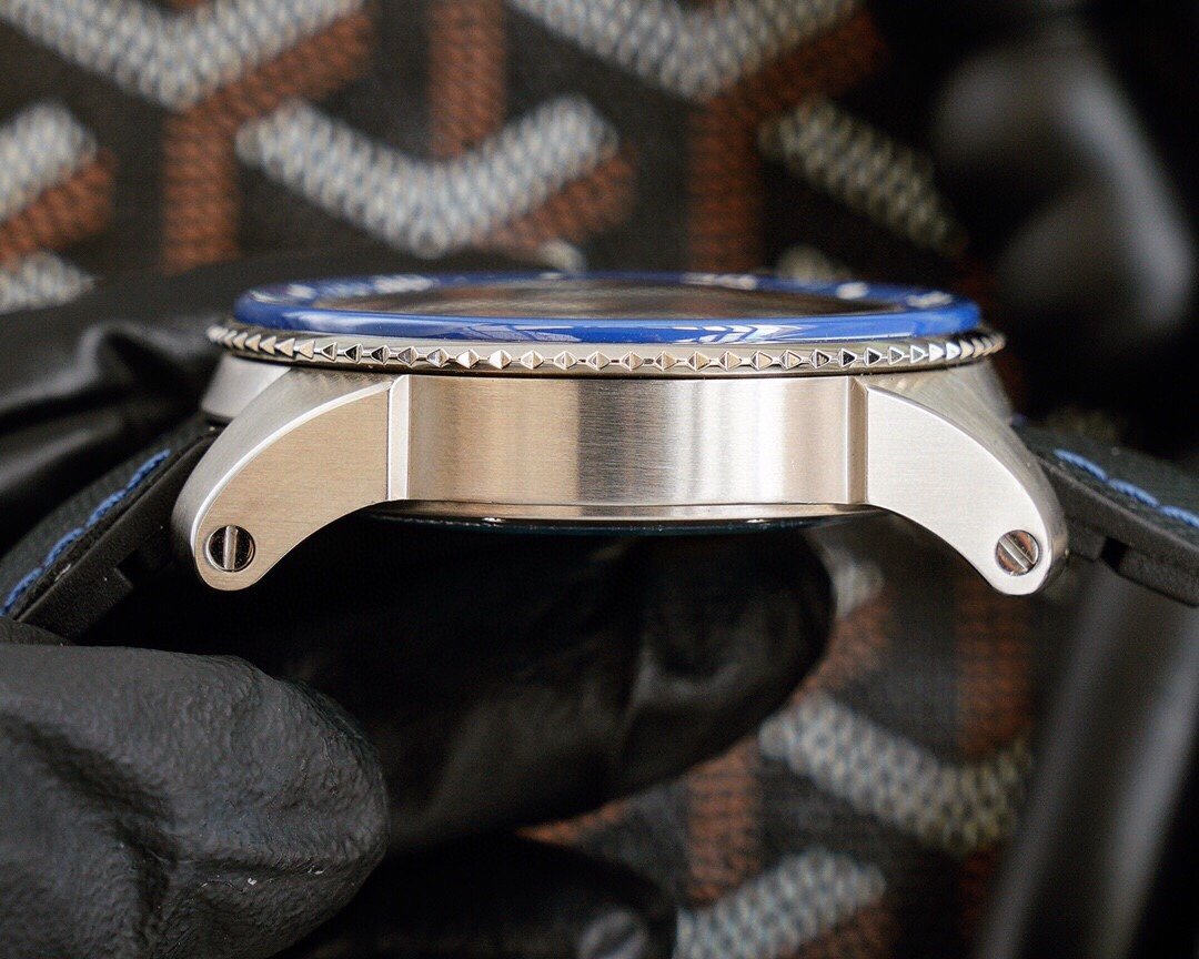 CALIBRE DIVER 42 BLUE STAINLESS STEEL