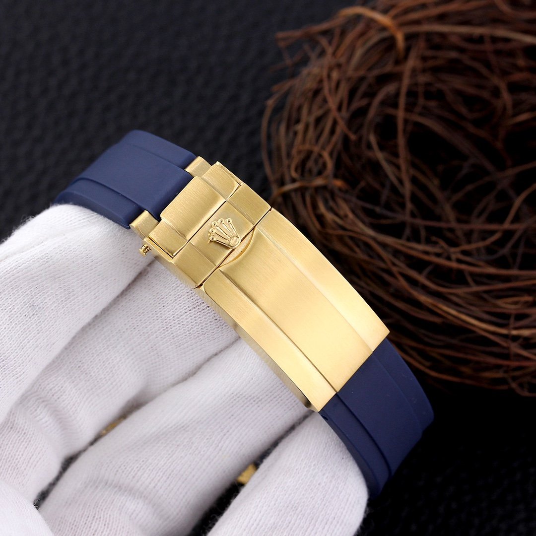 SUBMARINER DATE 40 GOLD CASE RUBBER STRAP