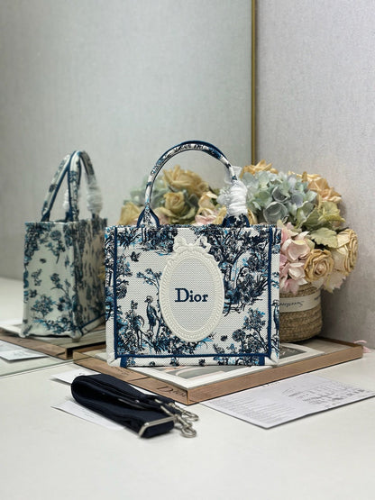 CD Book Tote Blue in Canvas 288091