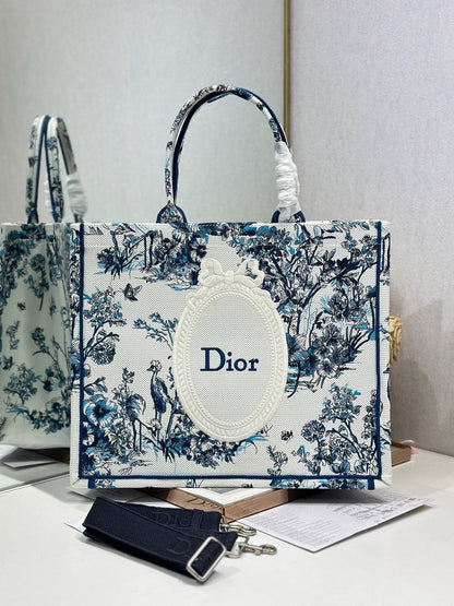 CD Book Tote Blue in Canvas 288091