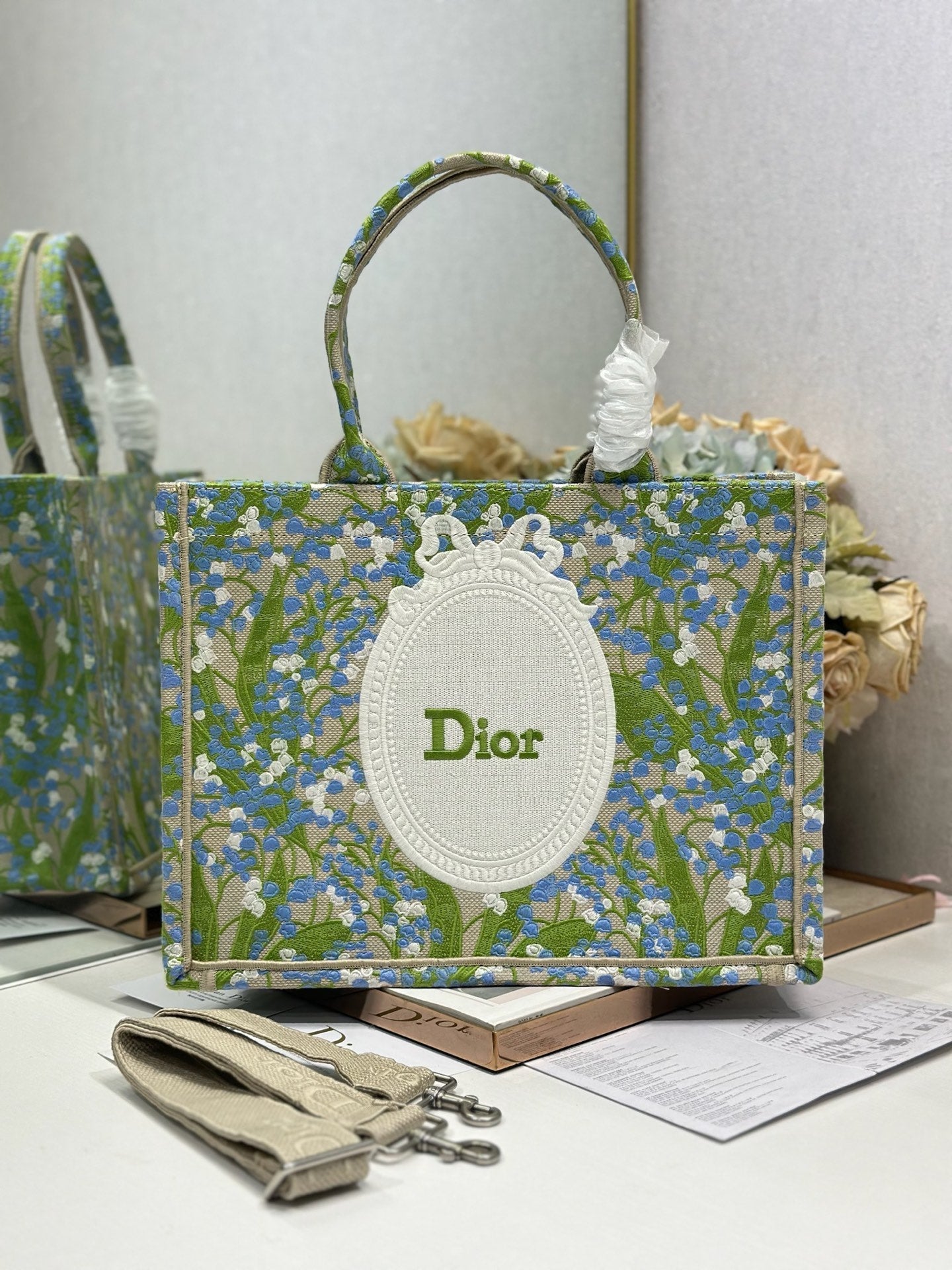CD Book Tote Green in Canvas 288099